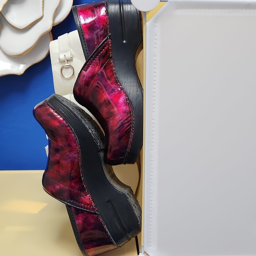 Metal Red Danskos!
